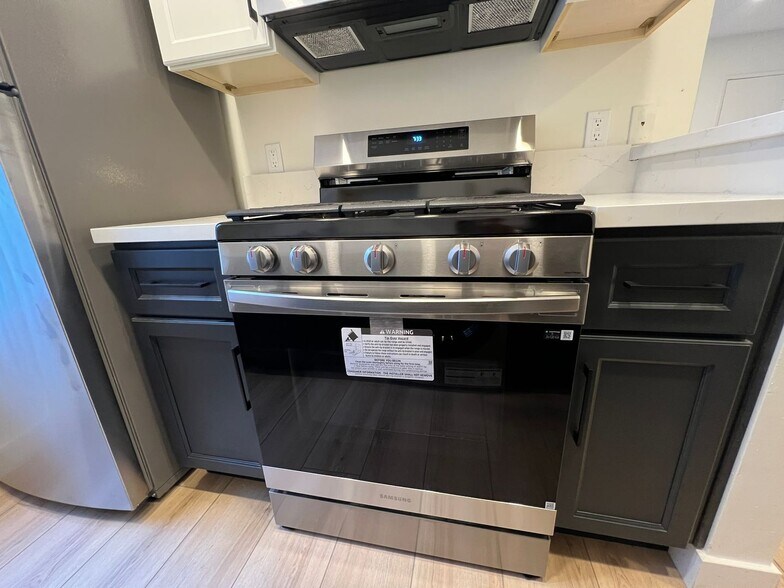 Building Photo - 3317 Keystone Av