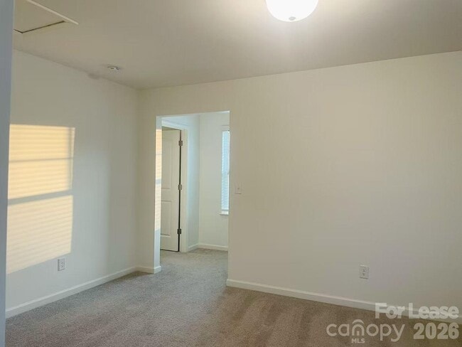 Building Photo - 5006 Beacon Ave