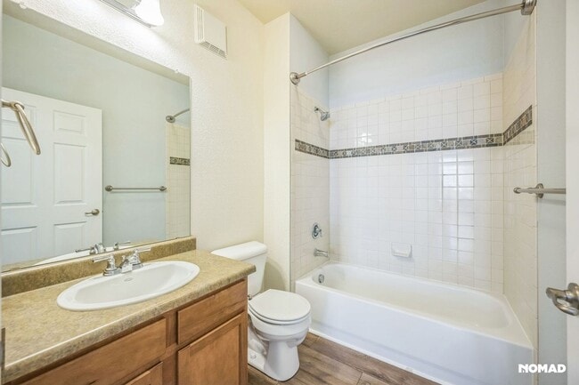 Building Photo - Charming 2BR Townhome in Broomfield