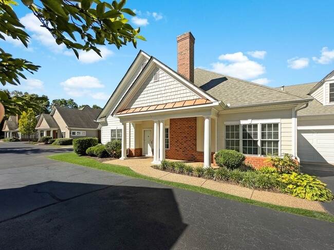 Primary Photo - Spacious 3 bedroom/ 2 full bath home in Mi...