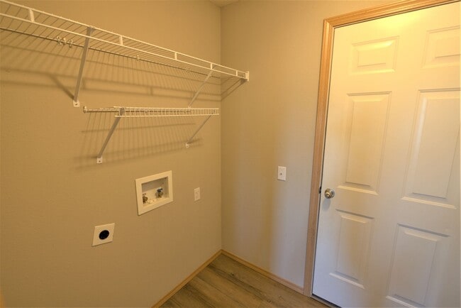 Building Photo - 3 Bedroom in a Convenient Location