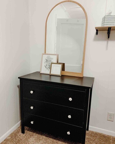 bedroom dresser - 22101 Nowlin St