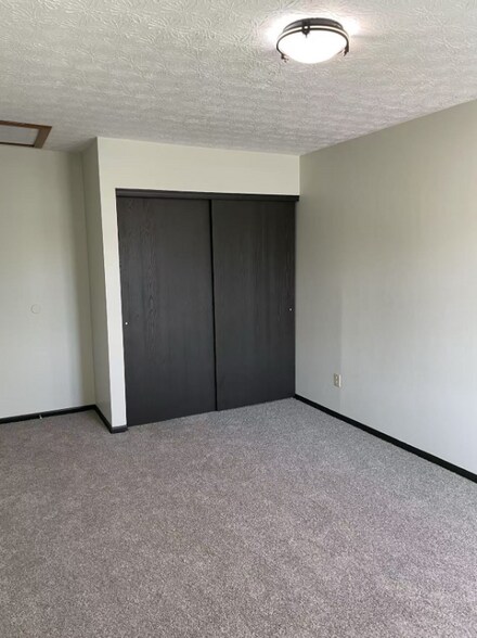 Building Photo - 3824 Longton Dr