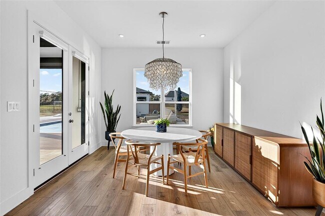 Building Photo - 404 Prairie Clover Dr