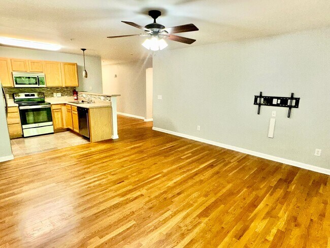 Building Photo - 2800 Trailwood Pines Ln