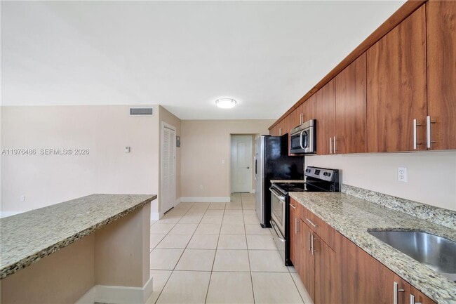 Building Photo - 592 NE 150th St