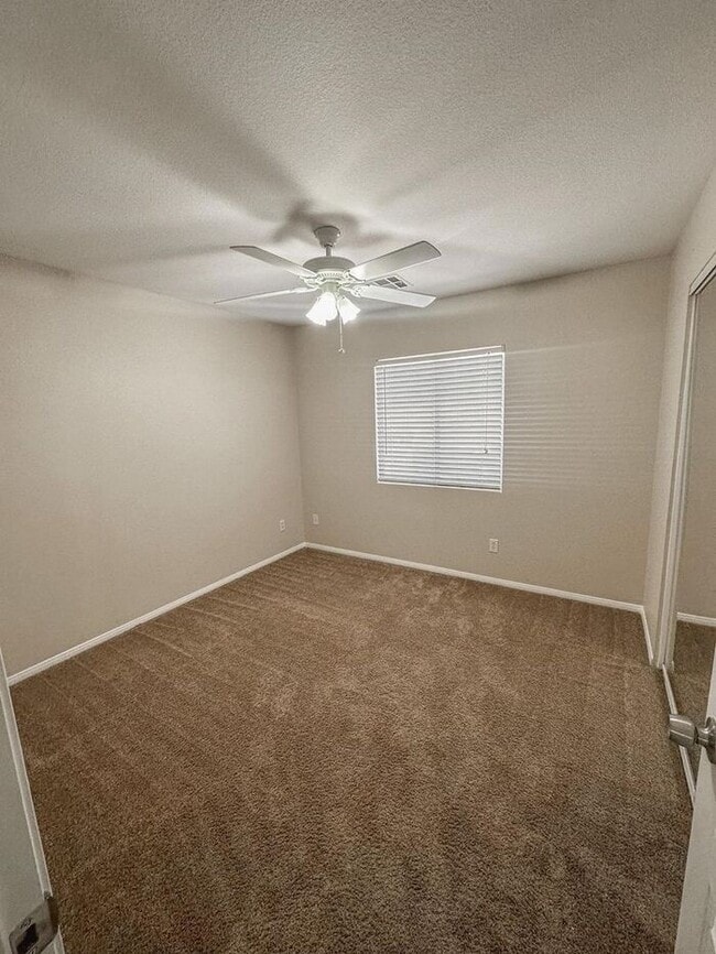 Building Photo - IMMACULATE REMODLED 2 STORY HOME IN HENDER...