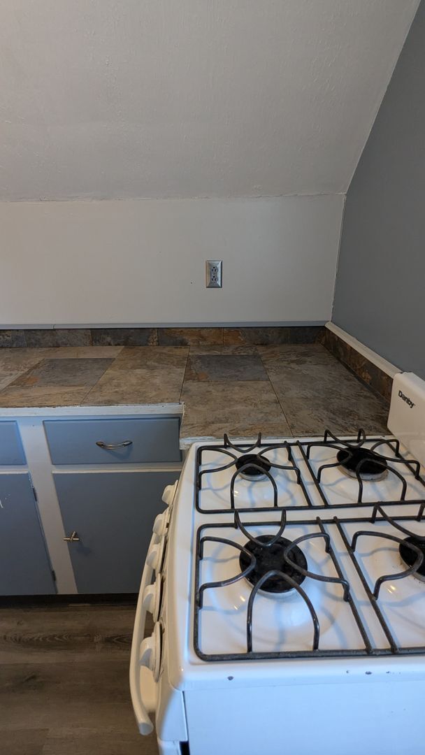 Building Photo - Prime Living: Unmatched Apartment in Canto...
