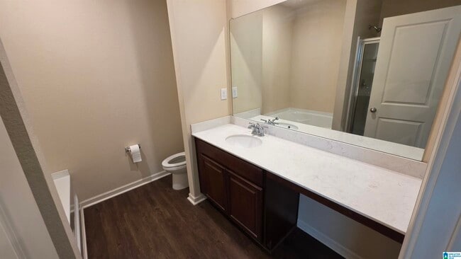 Building Photo - 1122 Freedom Pkwy