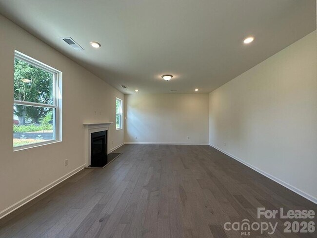 Building Photo - 2897 Yeager Dr NW