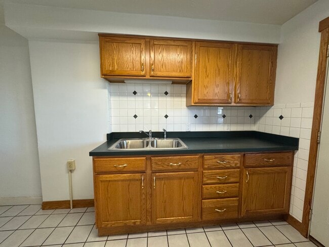 Building Photo - 133 16th St NE