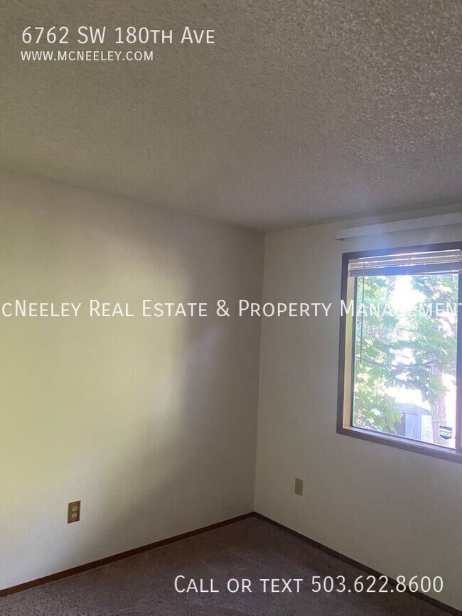 Building Photo - 6762 SW 180th Ave