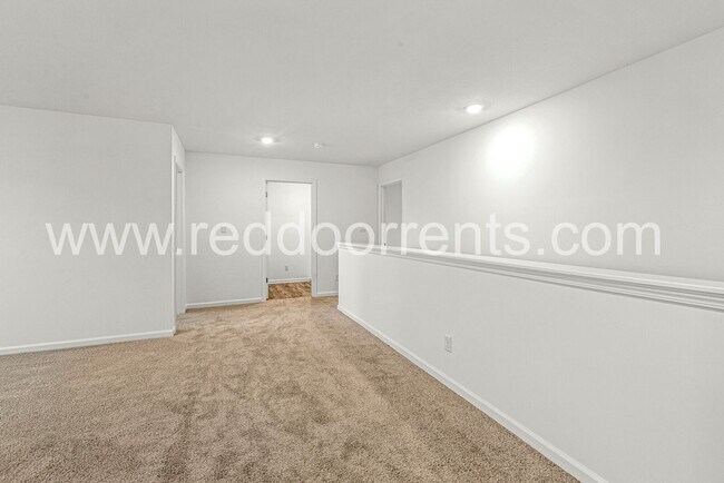 Building Photo - 2183 Warbler St