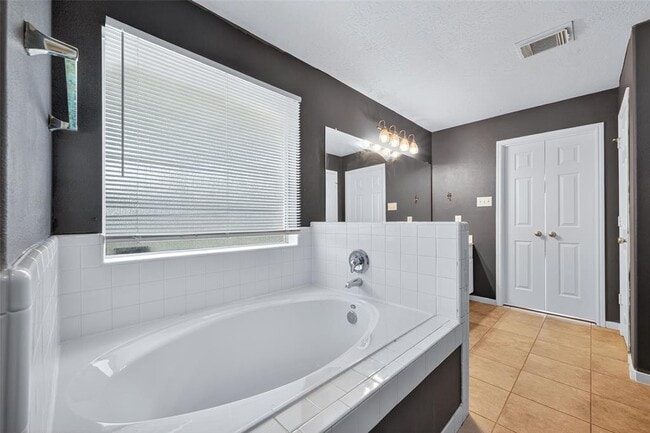 Building Photo - 5411 Losoya Ct