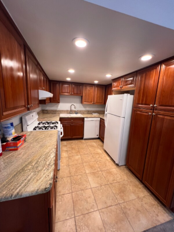 Building Photo - 2380 W Orangethorpe Ave