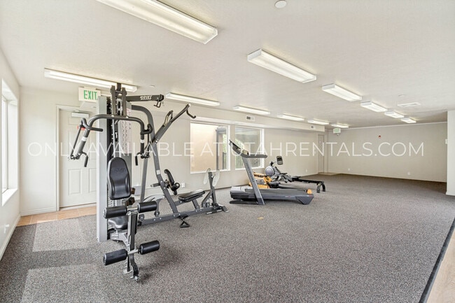 Building Photo - 838 E 700 N