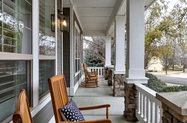 Building Photo - Beautiful home perfect for entertaining