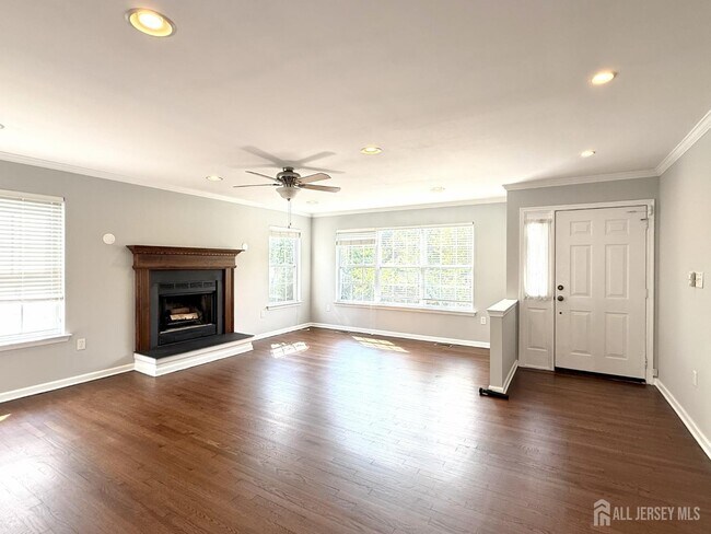 Building Photo - 25 Canal View Dr