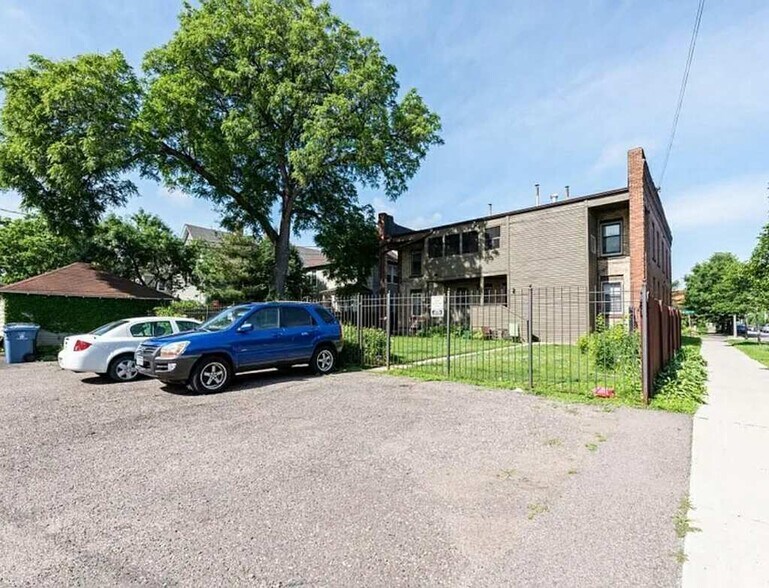 Building Photo - 1801 10th Ave S