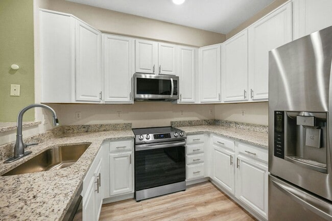 Building Photo - 8417 Stonybridge Cir