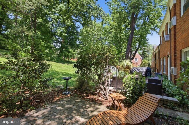 Building Photo - 3712 Valley Dr