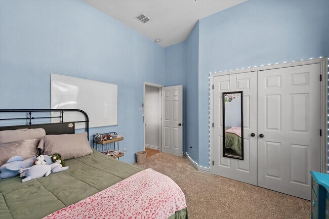 Building Photo - 10701 Los Rios Dr