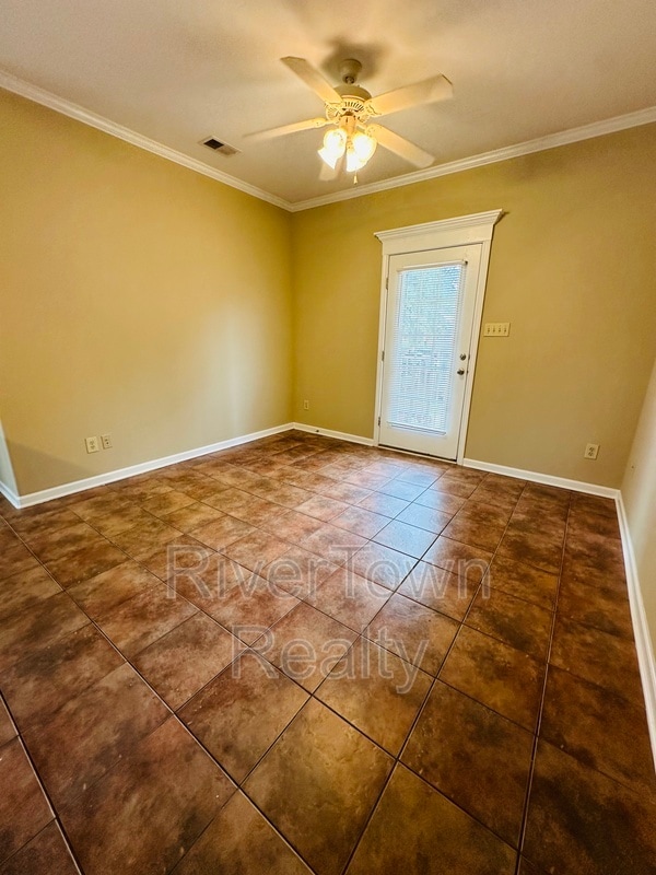 Building Photo - 641 Gookin Pl