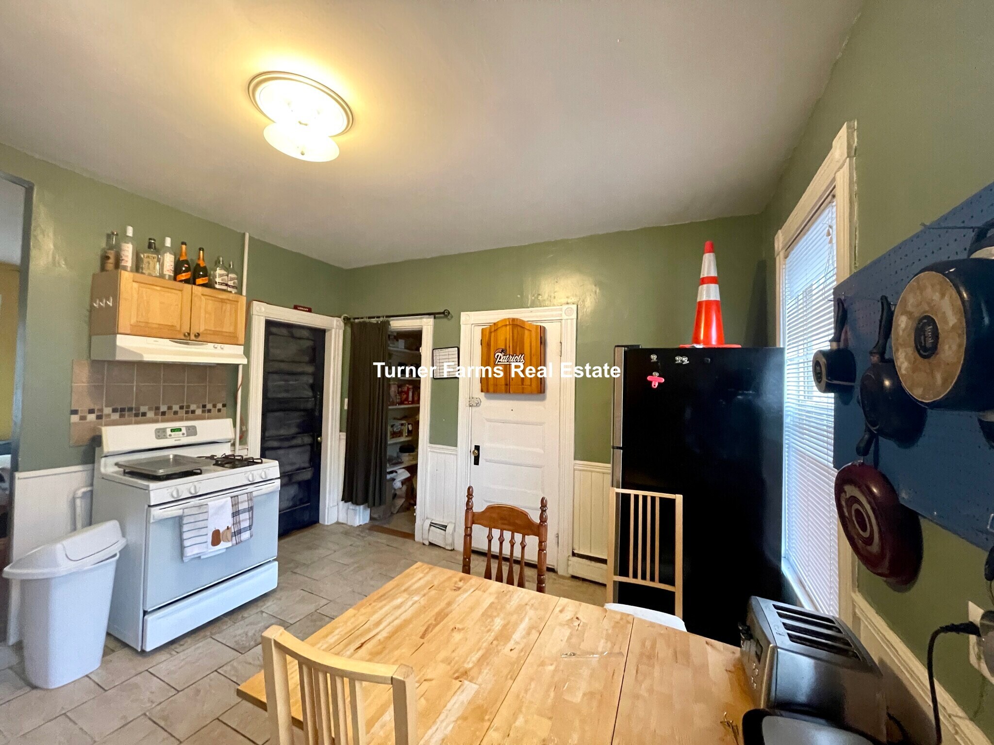 Building Photo - 12 Bucknam St