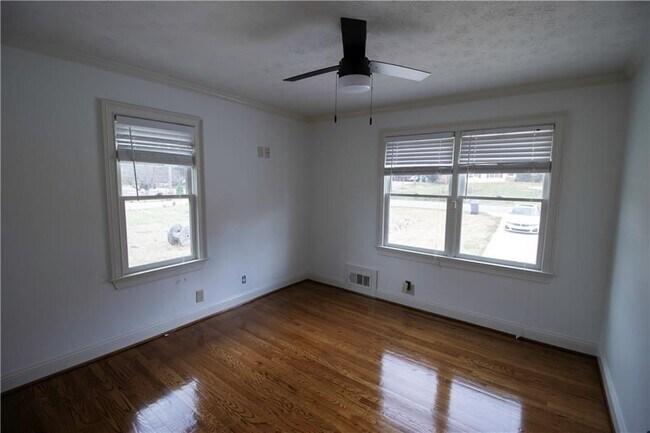 Building Photo - 1292 Monfort Rd