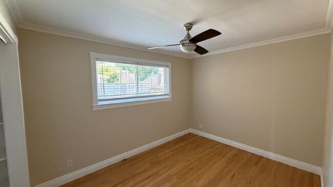 Building Photo - Beautiful Updated 4-Bedroom Martinez Home with Hardwood Floors,  Backyard & Gardener Included