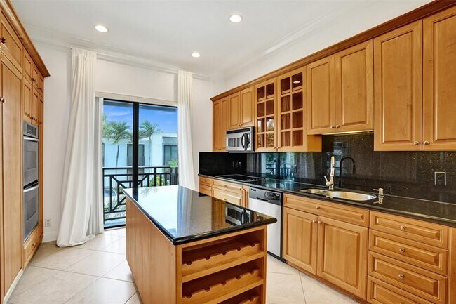 Building Photo - 1658 S Ocean Ln