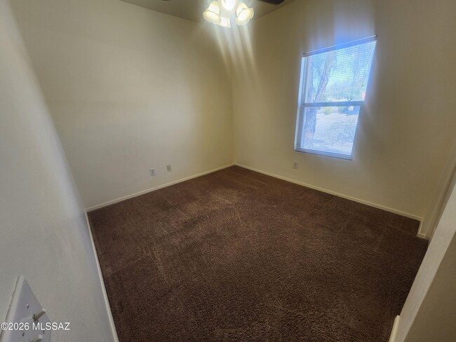 Building Photo - 4258 E Wading Pond Dr