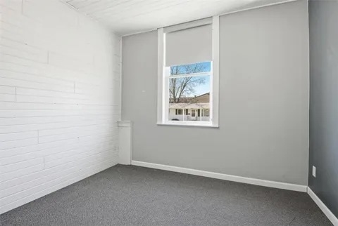 Building Photo - 104 E Barker St