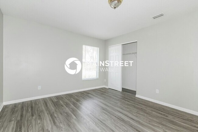 Building Photo - 4 Bedroom Pet-Friendly Home in Tampa, FL with Main Street Renewal