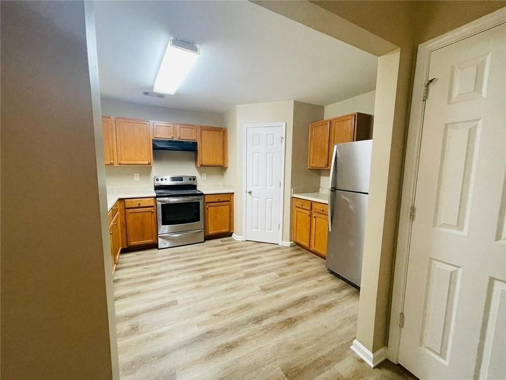 Building Photo - 2430 Mayfair Dr