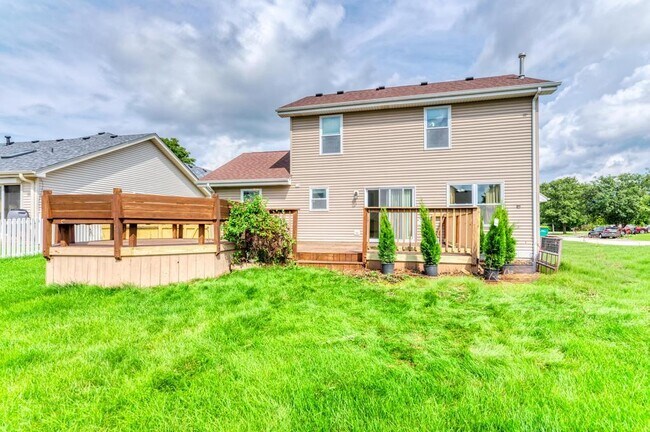 Building Photo - 1413 Skylark Ln