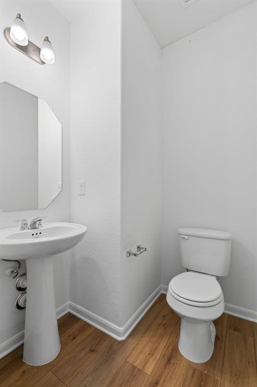 Building Photo - 348 Rend Dr