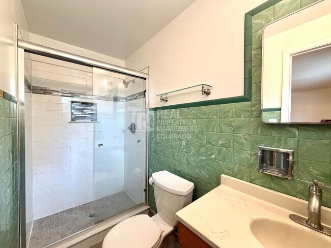Building Photo - 511 E Panama Dr