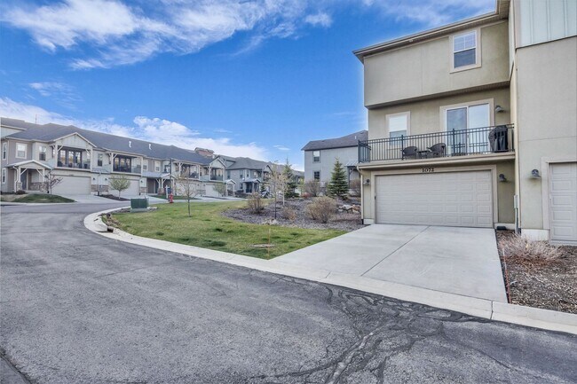 Building Photo - Wasatch Springs Gem