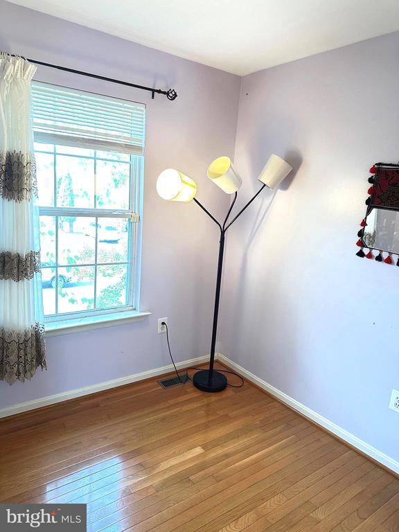 Building Photo - 20408 River Bank St