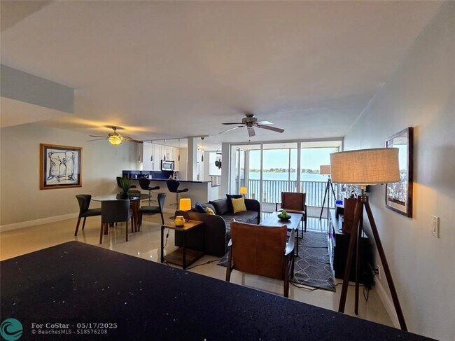 Building Photo - 106 Lake Emerald Dr