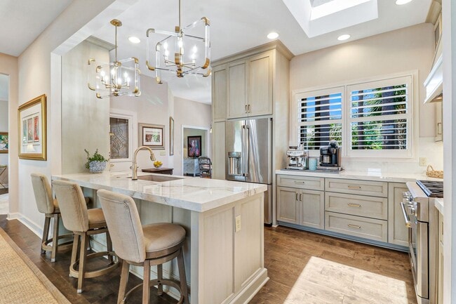Building Photo - Spectacular Sea Pines Home - Marsh/Water Views!