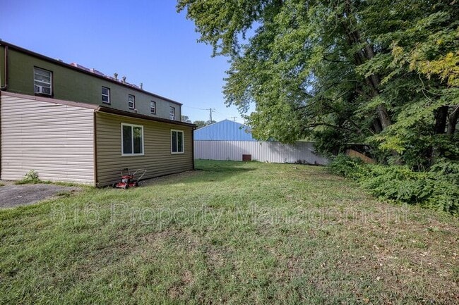 Building Photo - 8718-8720 E Winner Rd