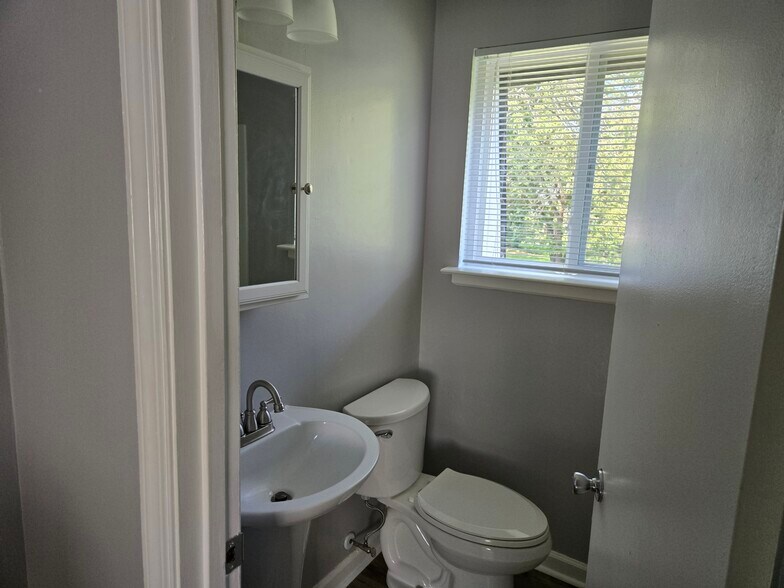 Bath - 3435 Garden City Blvd SE