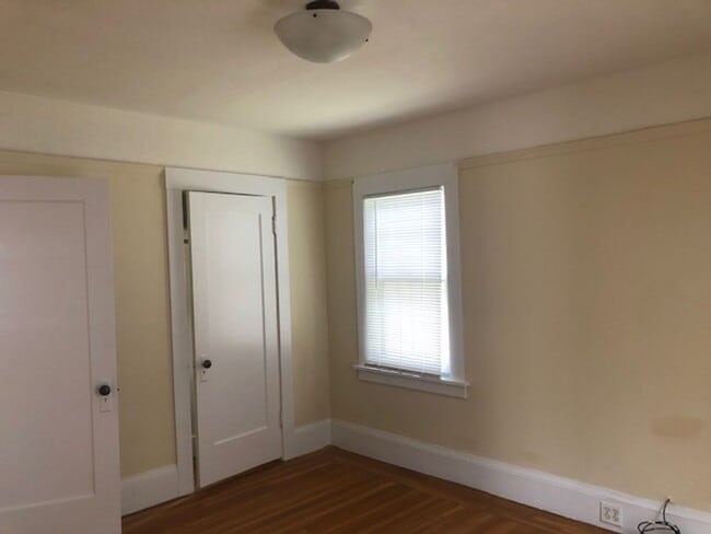 Building Photo - Rockridge house, Walk to Bart, Shops and R...