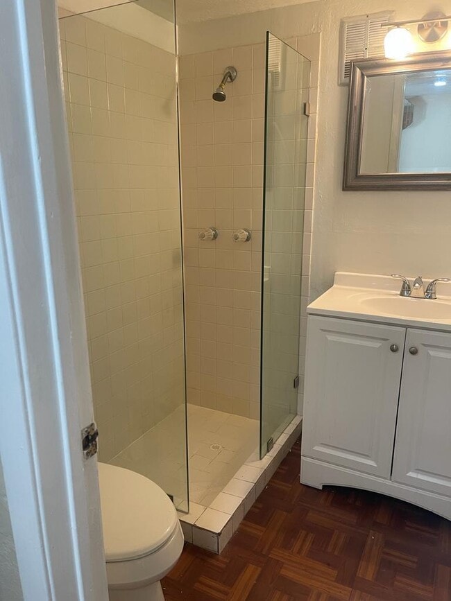 Building Photo - 6521 Racquet Club Dr