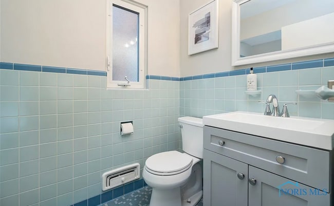 Building Photo - 4033 Hillandale Rd