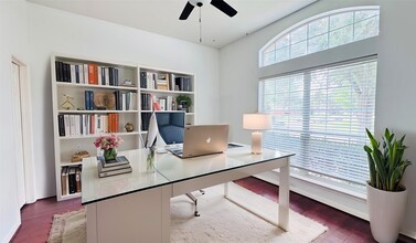 Building Photo - 25023 Ivy Trace Ln