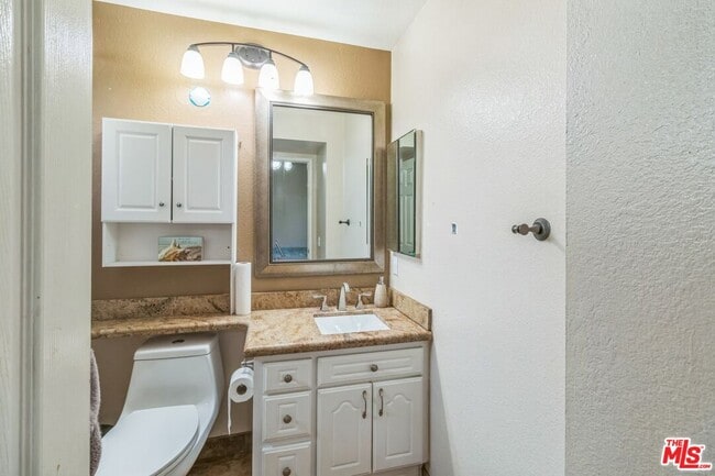 Building Photo - 2619 W Windhaven Dr