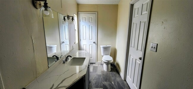 Building Photo - 2555 Lee Turner Rd